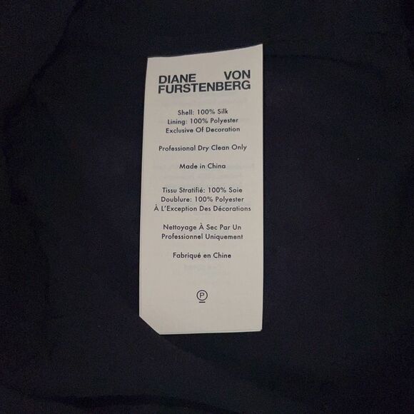 ✨DIANE VON FURSTENBERG Jacie Floral Tie-Neck Silk Sz Medium Blouse✨ - Picture 8 of 10